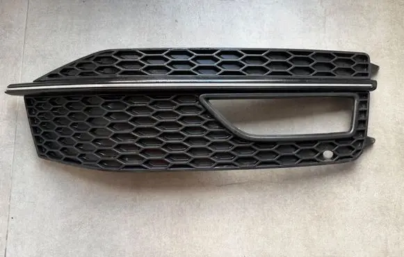 Audi A4 S4 B8 8K Front fog light trim/grill 8K0807682M