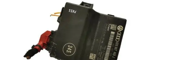 Audi Q3 8U Gateway control module 8U0907468J