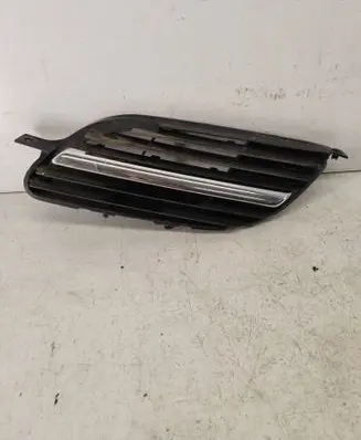 Nissan Almera Tino Front grill 62330BU00 62332BU000 9381M010