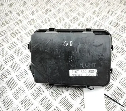 Mercedes-Benz GLE W167 Quarter panel pressure vent A1678308804 A1678308201