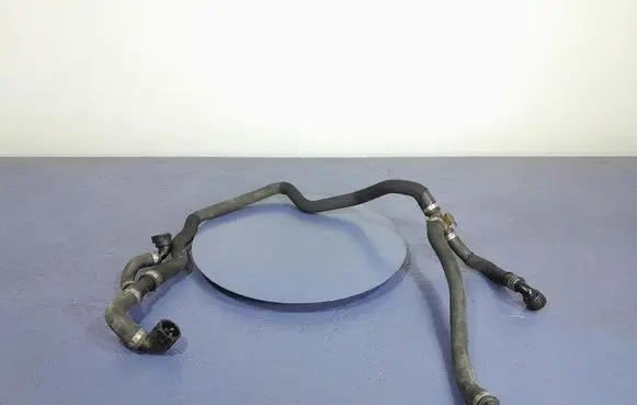 Engine coolant pipe/hose