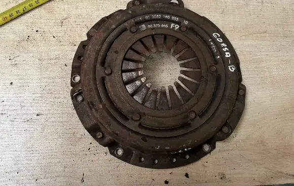 Opel Corsa B Pressure plate 90375665