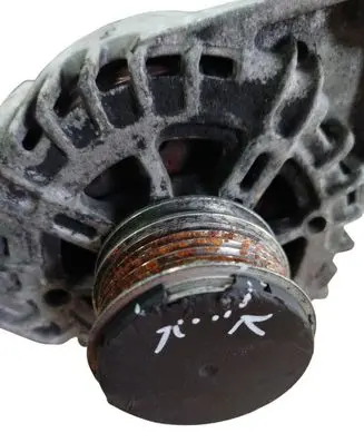 Hyundai i30 Generator/alternator 373002A600