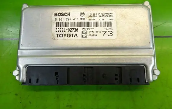 Toyota Corolla E120 E130 Engine control unit/module ECU 28231-27480
