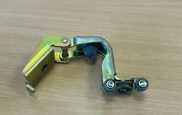 Volkswagen II LT Sliding door middle roller runner A9047600447 2D1843336D A9017601347