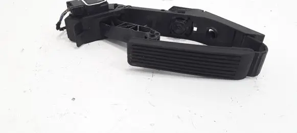 Mercedes-Benz C W203 Accelerator throttle pedal A2033000704