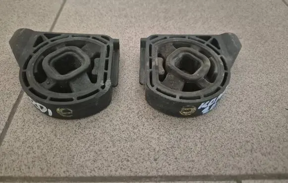 Hyundai Kona I Radiator mount bracket 