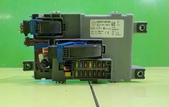 Opel Combo D Fuse box set 00520158930 BEZPIECZNIKOW