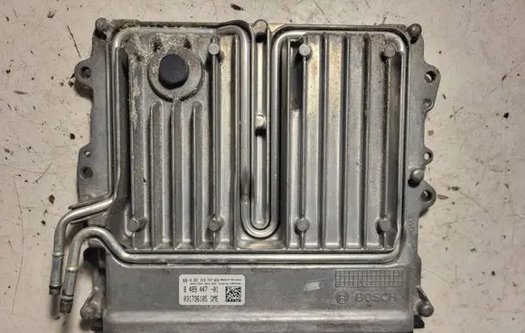 BMW 5 G30 G31 Engine control unit/module 0261S19747 031736185 8489447