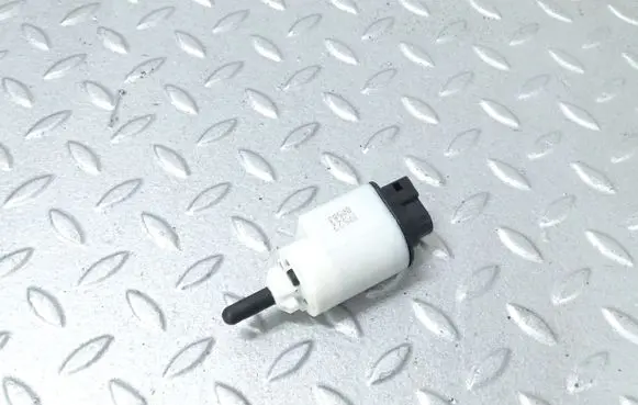 Citroen C4 III e-C4 Brake pedal sensor switch 9813503180