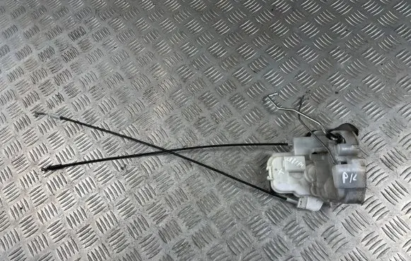 Subaru Impreza III Front door lock
