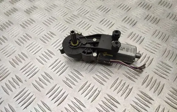 Mercedes-Benz E W212 Seat adjustment motor 0390203325
