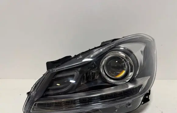 Mercedes-Benz C W204 Headlight part A2048208339 2048208339