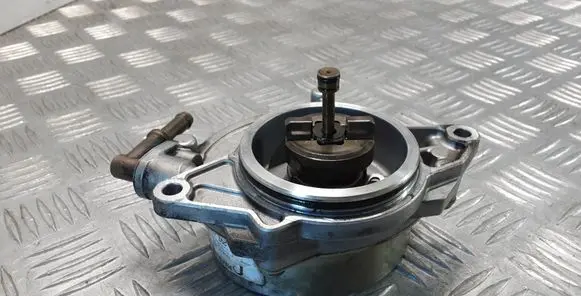 Audi A4 S4 B8 8K Vacuum pump 059145100H