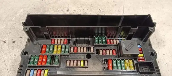 BMW 5 F10 F11 Fuse box set 9252815 317033442E