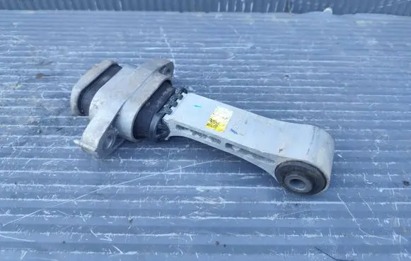 KIA Sportage Engine mount bracket 21950R5200