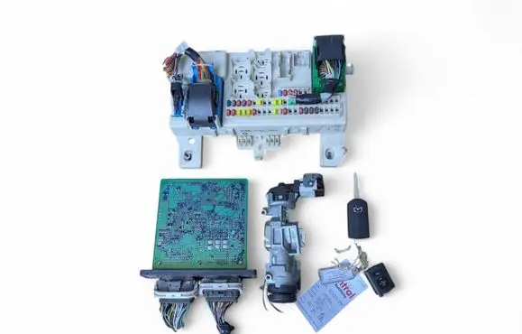 Mazda 3 I Engine ECU kit and lock set 279721-3990