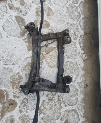 Jaguar XJ X351 Engine mount bracket