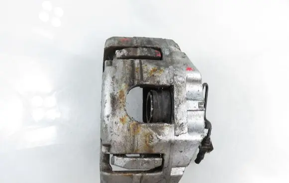 Volkswagen PASSAT B6 Front brake caliper