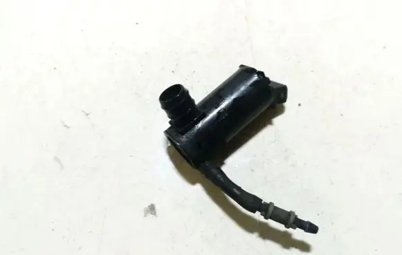 Volvo S80 Windscreen/windshield washer pump 9169611 060210-3950