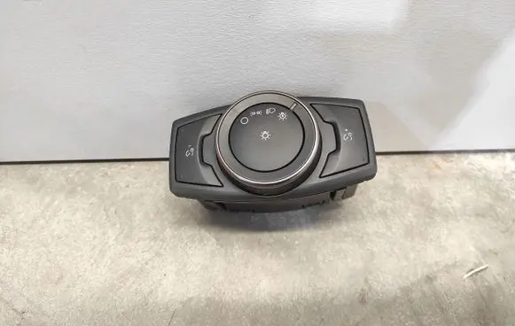Ford Mustang VI Light switch FR3T13D061ACW