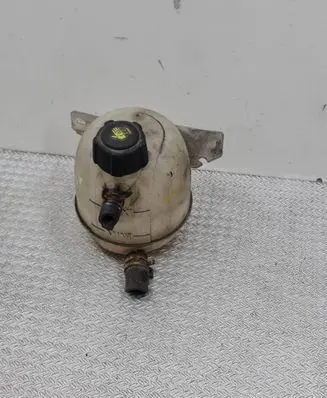 Dacia Duster Coolant expansion tank/reservoir 8200766826