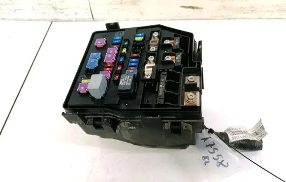 Honda CR-V Fuse box set 32111R06E001 32111-R06-E001