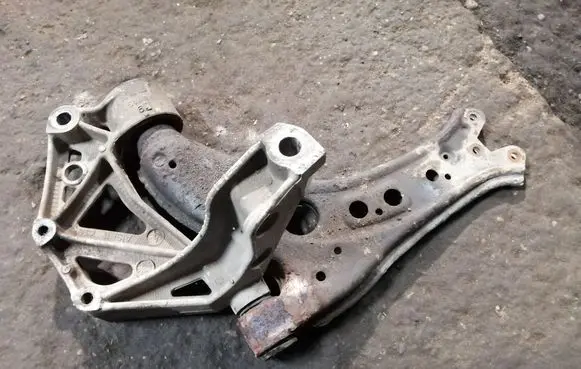 Front lower control arm/wishbone