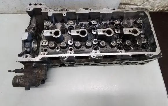 Chrysler PT Cruiser Engine head R6110162601