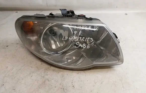 Chrysler Voyager Headlight/headlamp