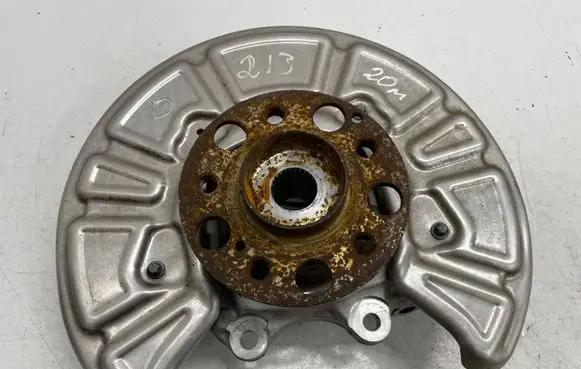 Mercedes-Benz E AMG W213 Rear wheel hub A2055461800 A2054230320