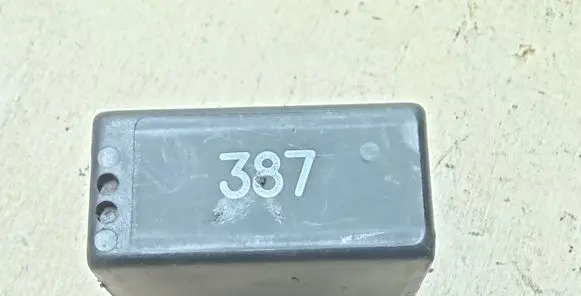 Volkswagen PASSAT B5.5 Other relay 4B0919471 5KG00656804