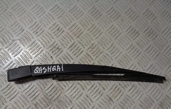 Nissan Qashqai+2 Rear wiper blade arm