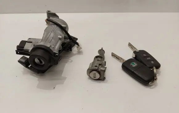 Skoda Octavia Mk2 (1Z) Ignition lock 5K0906865 1K0905851B