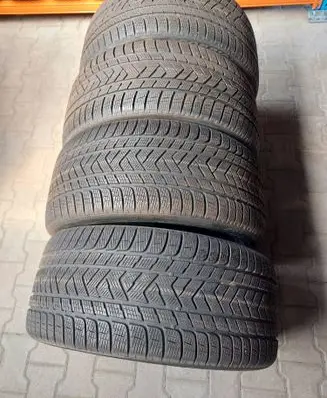 Porsche Cayenne (9Y0 9Y3) R21 winter tire