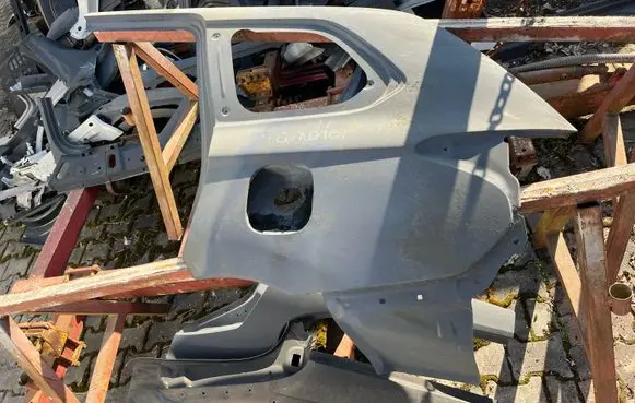 Mitsubishi Outlander Rear quarter panel 