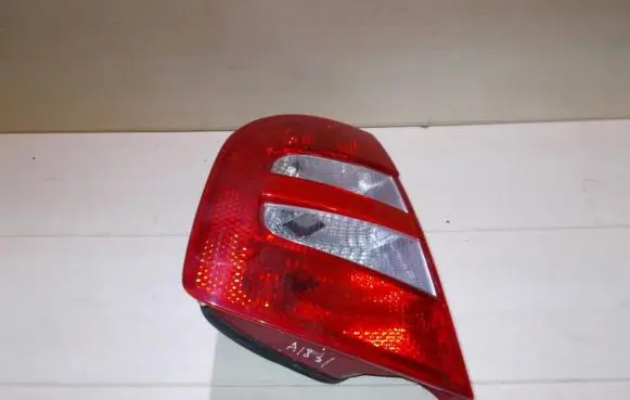 Skoda Fabia Mk1 (6Y) Rear/tail lights 6y6945095d