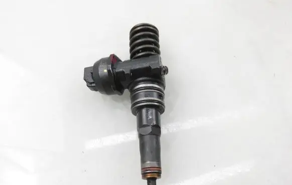Volkswagen Sharan Fuel injector 0414720038 038130073AK