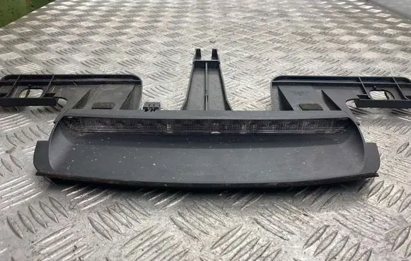 Volvo S80 Third/center stoplight 8635070