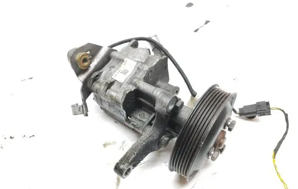 BMW 5 F10 F11 Power steering pump 5016957 686715901 6867159