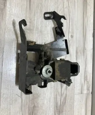 Mercedes-Benz E W211 Battery bracket A6110981607