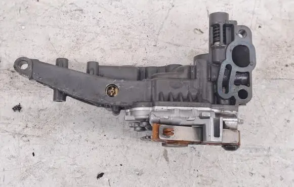 Mercedes-Benz C W205 Oil pump R2781810601