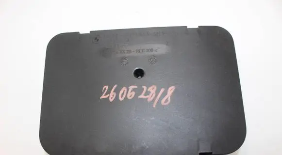 BMW X5 F15 Quarter panel pressure vent 9122453 9200 60829010