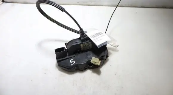 Opel Insignia A Front door lock