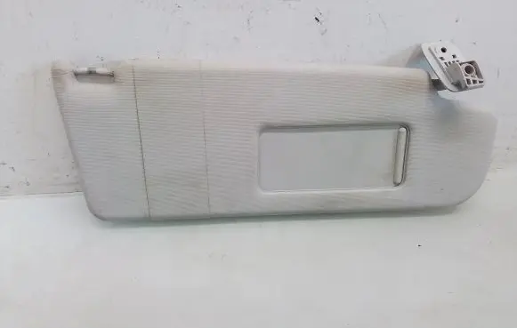 Volkswagen Golf V Sun visor