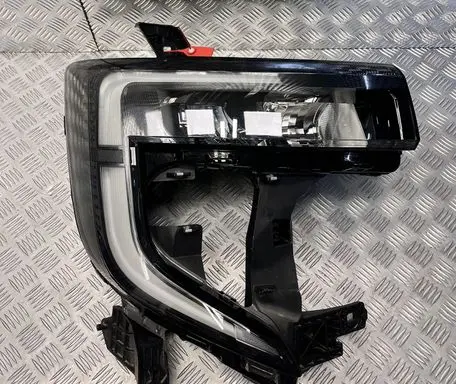 Renault Master IV Headlight/headlamp 260106174R