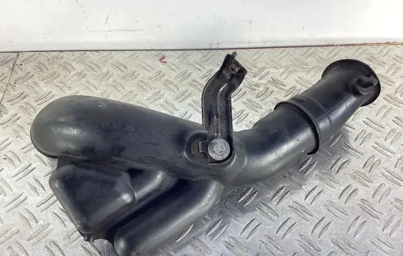 Intake resonator