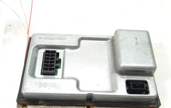 Peugeot 807 Voltage converter/converter module 73010137M