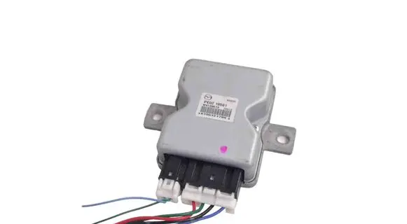 Mazda 3 II Fuel injection pump control unit/module PE0218561 W4T80572