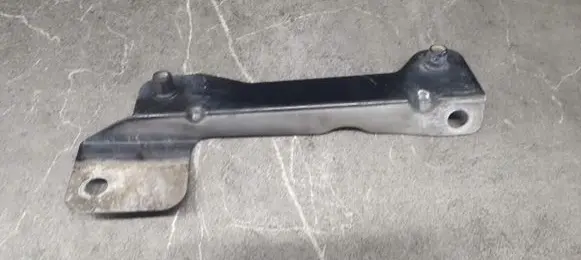 Audi A8 S8 D3 4E Fender mounting bracket 4E0810697B